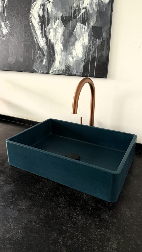 Umywalka betonowa nadblatowa